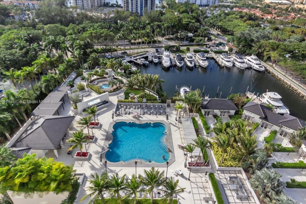 Williams Island - Residential