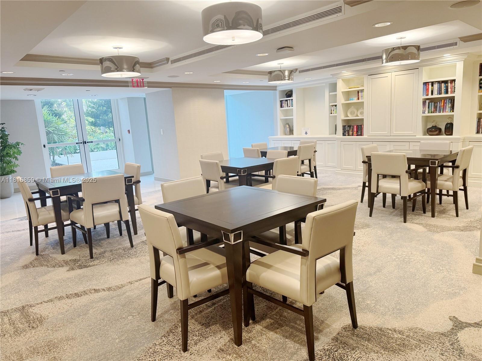 Williams Island - Residential