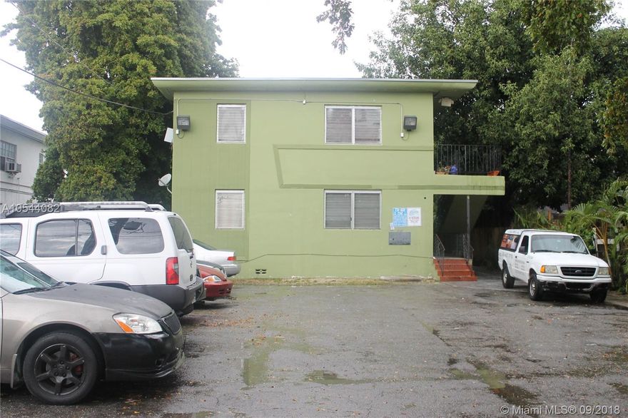 Great studio apartment. Assigned parking space. In the heart of Little Havana.