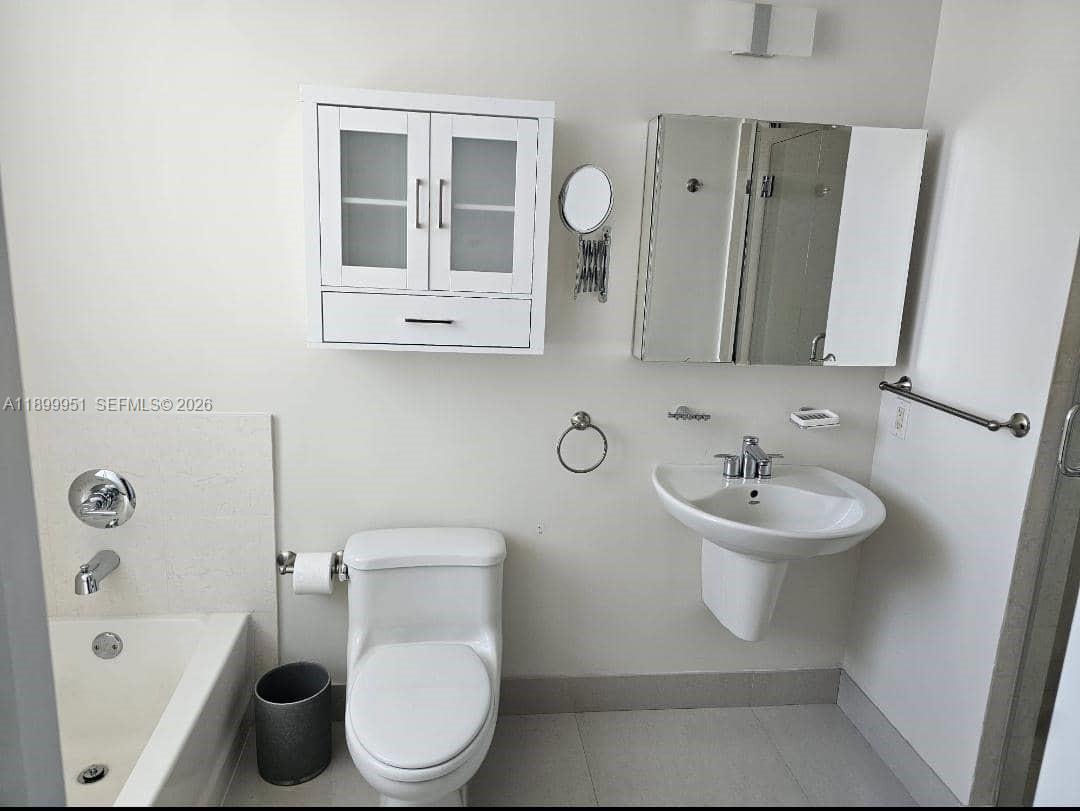 INFINITY AT BRICKELL COND - Residential