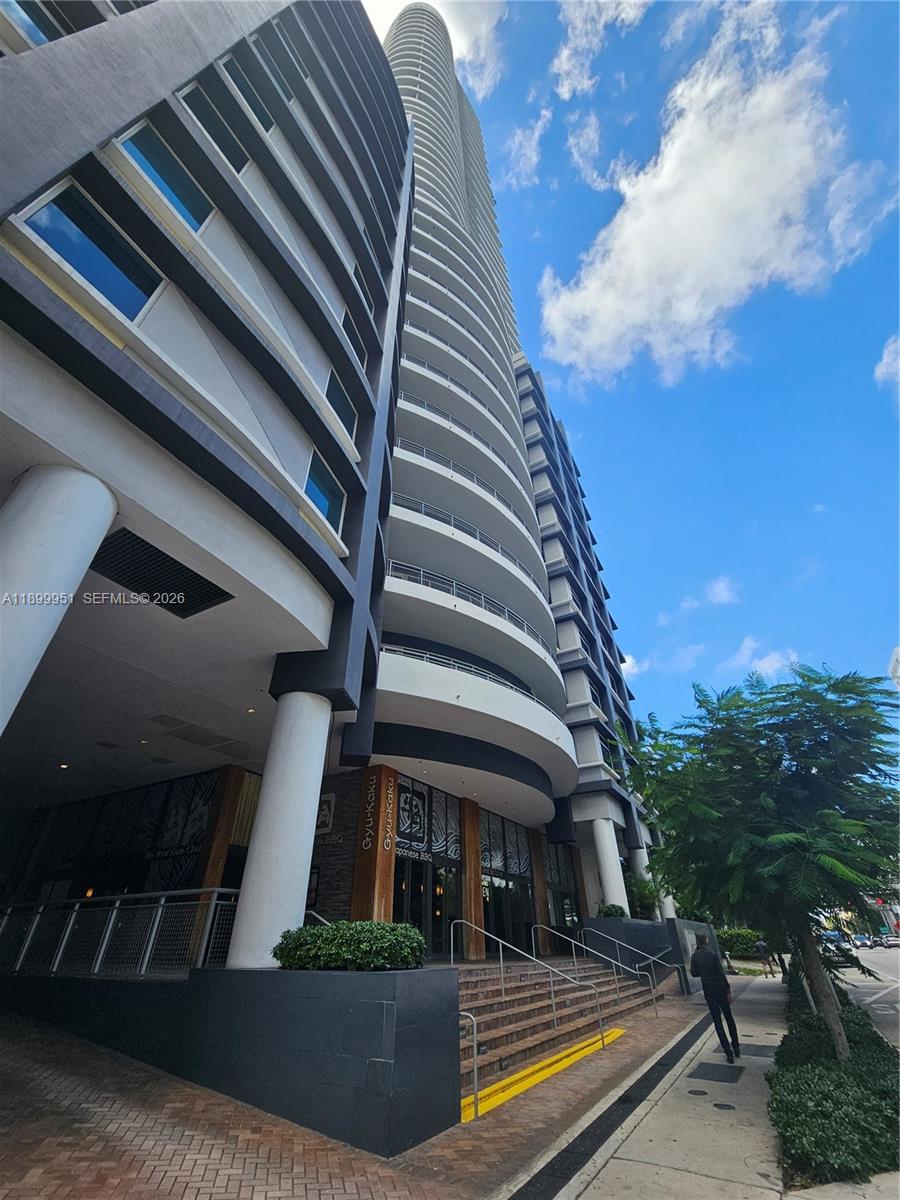 INFINITY AT BRICKELL COND - Residential