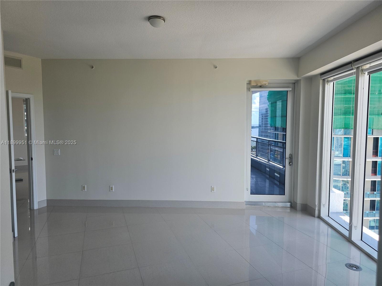 INFINITY AT BRICKELL COND - Residential