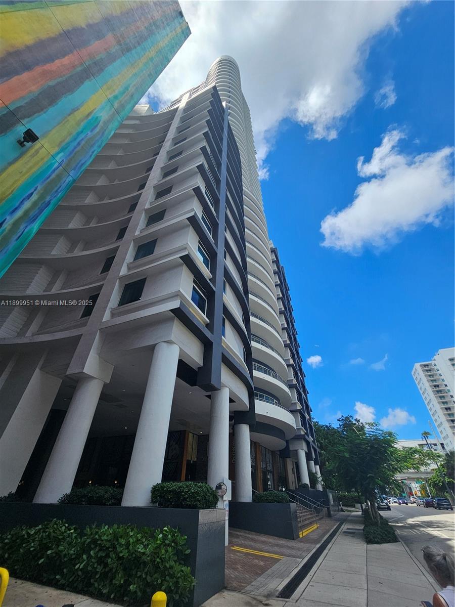 INFINITY AT BRICKELL COND - Residential