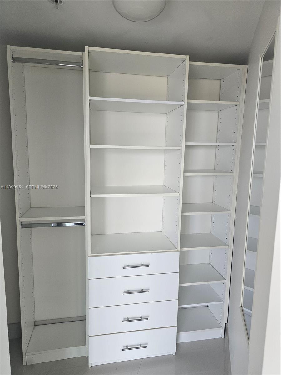 INFINITY AT BRICKELL COND - Residential