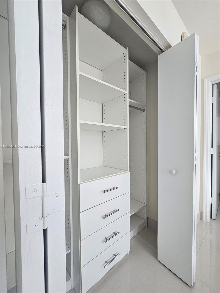 INFINITY AT BRICKELL COND - Residential