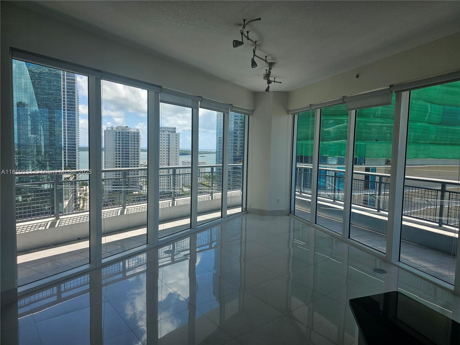 INFINITY AT BRICKELL COND - Residential