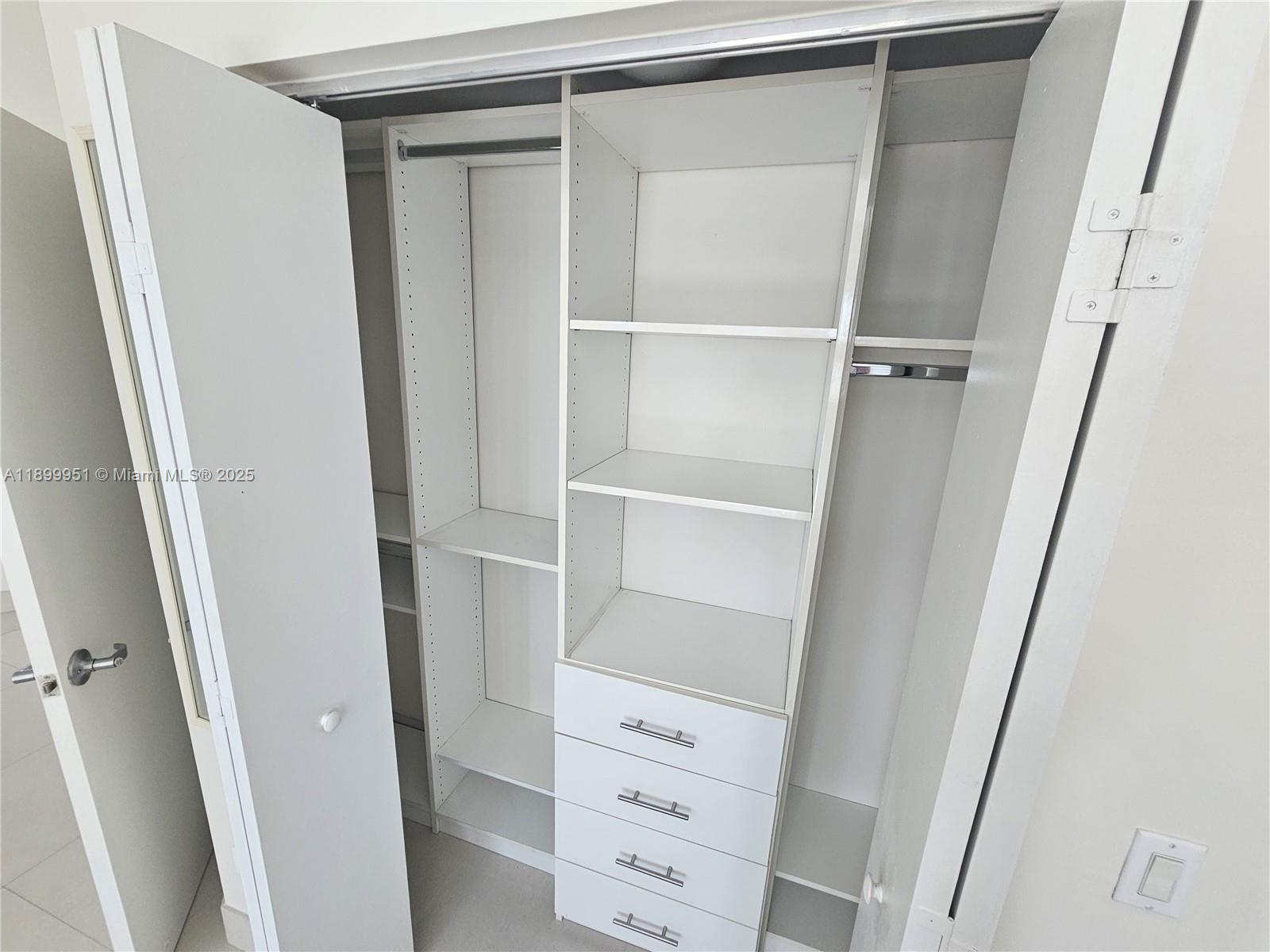 INFINITY AT BRICKELL COND - Residential