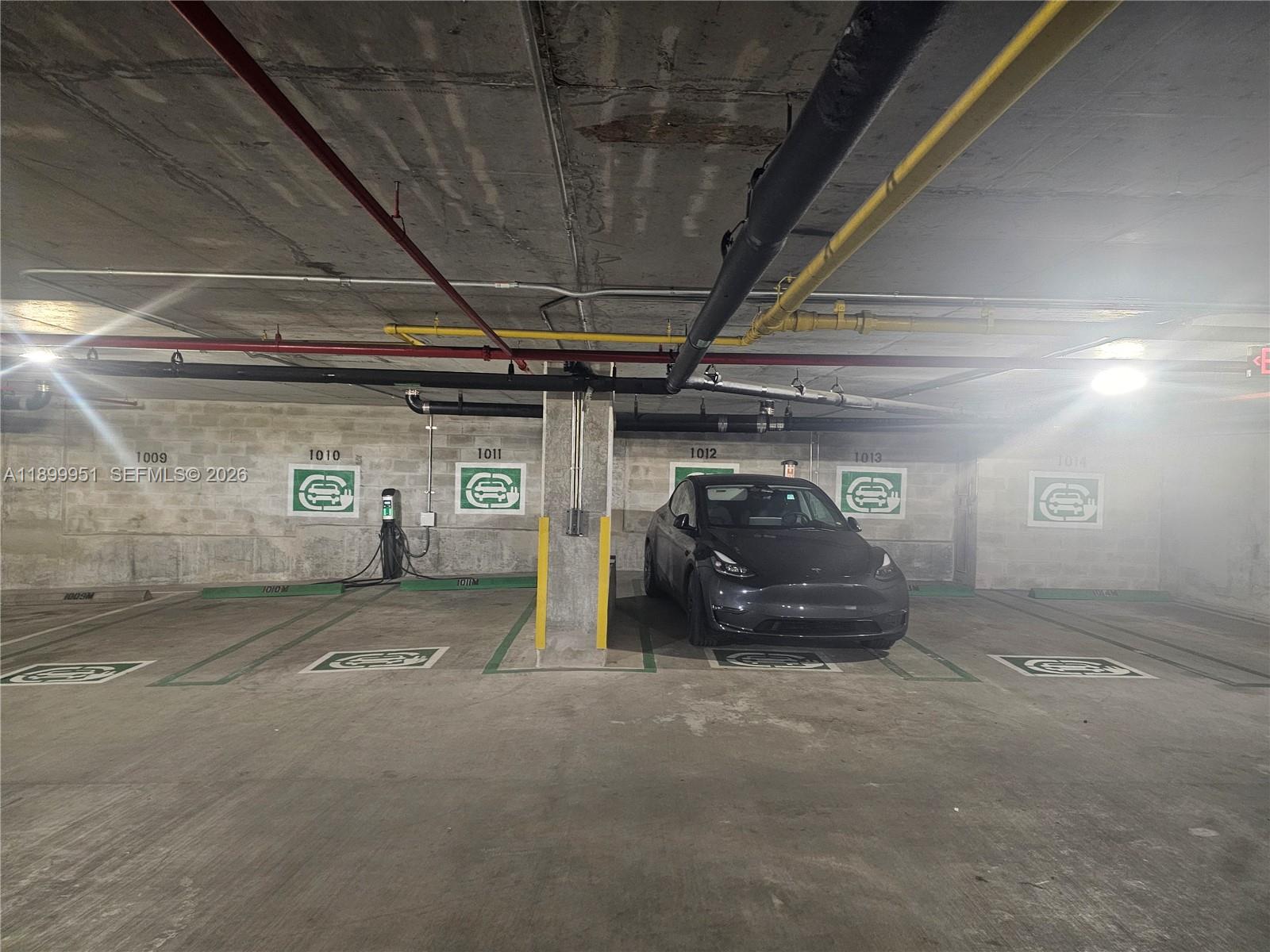 INFINITY AT BRICKELL COND - Residential