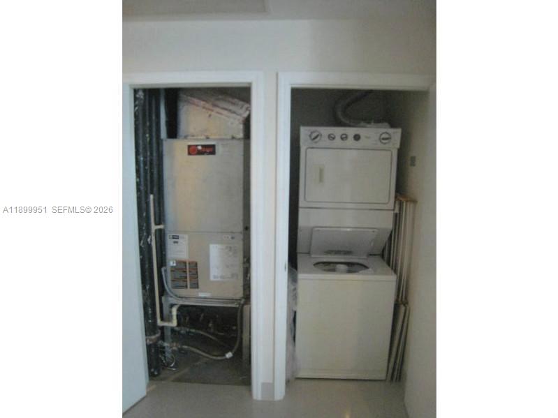 INFINITY AT BRICKELL COND - Residential