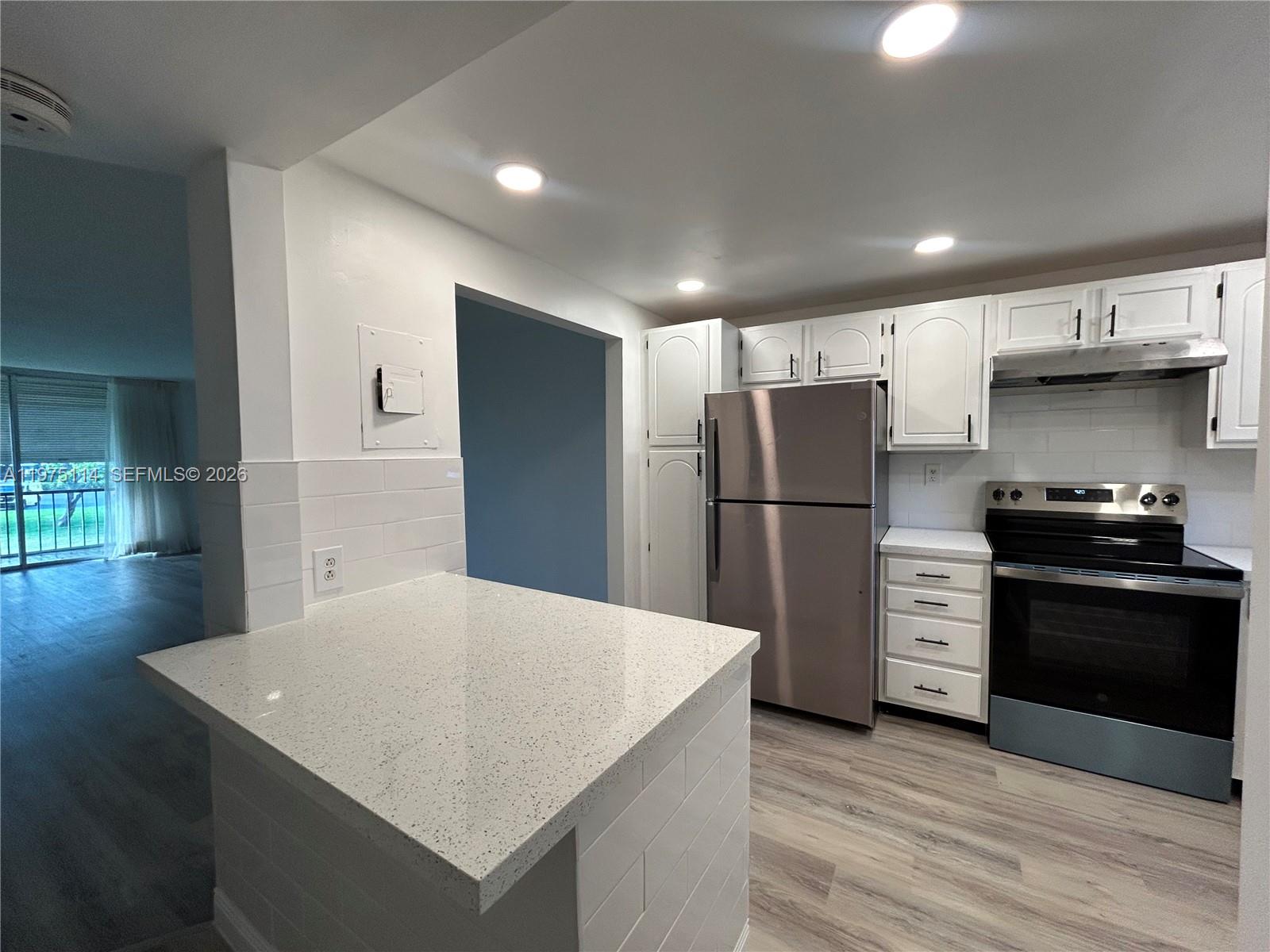 HOLLYBROOK GOLF & TENNIS - Residential Lease