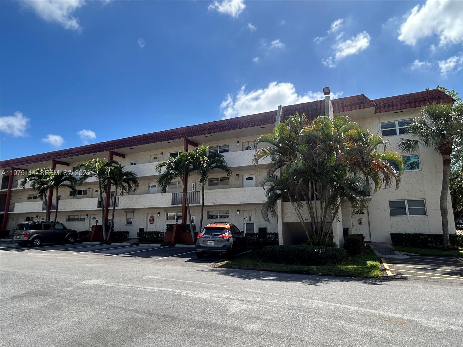 HOLLYBROOK GOLF & TENNIS - Residential Lease