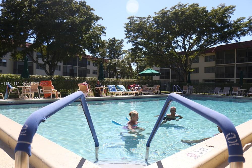 HOLLYBROOK GOLF & TENNIS - Residential Lease