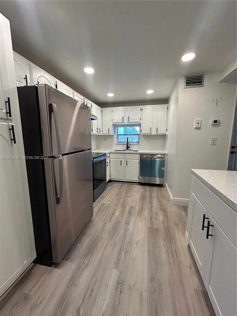 HOLLYBROOK GOLF & TENNIS - Residential Lease