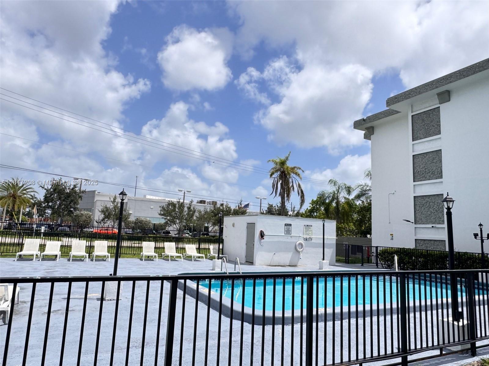 GOLDEN GATE APARTMENTS CO - Residential