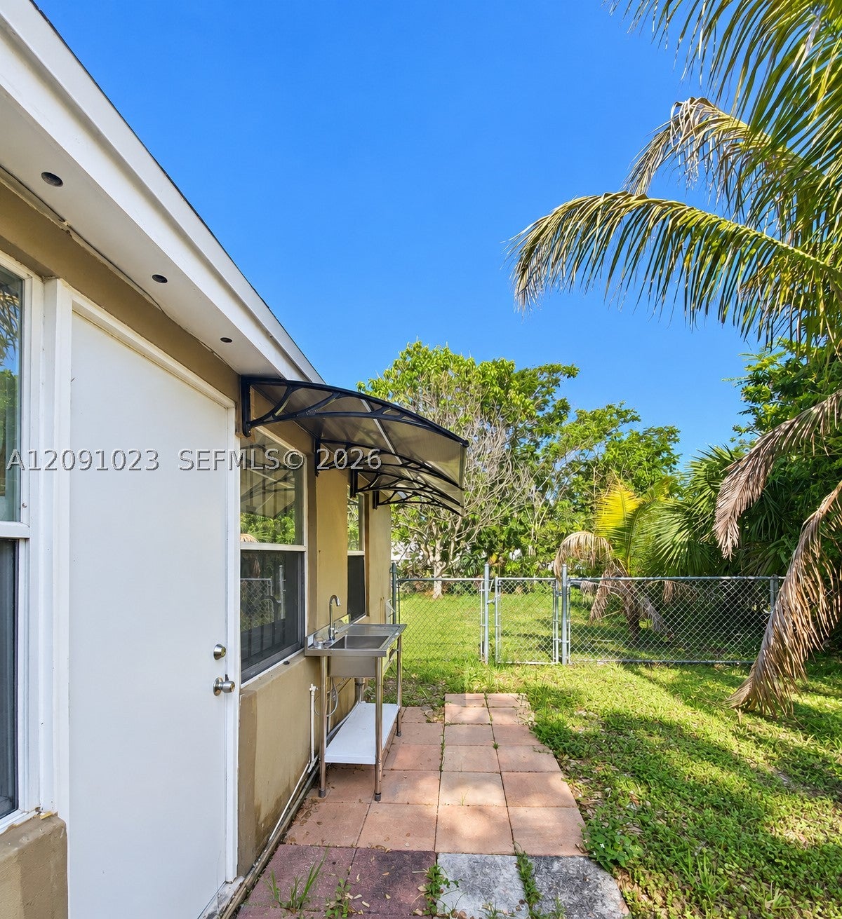 15 NE 150th St A