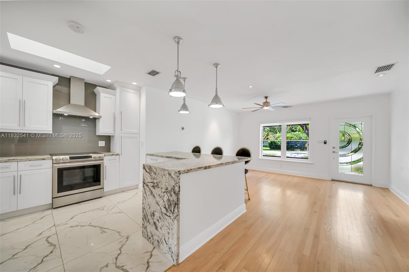 218 NW 92nd St