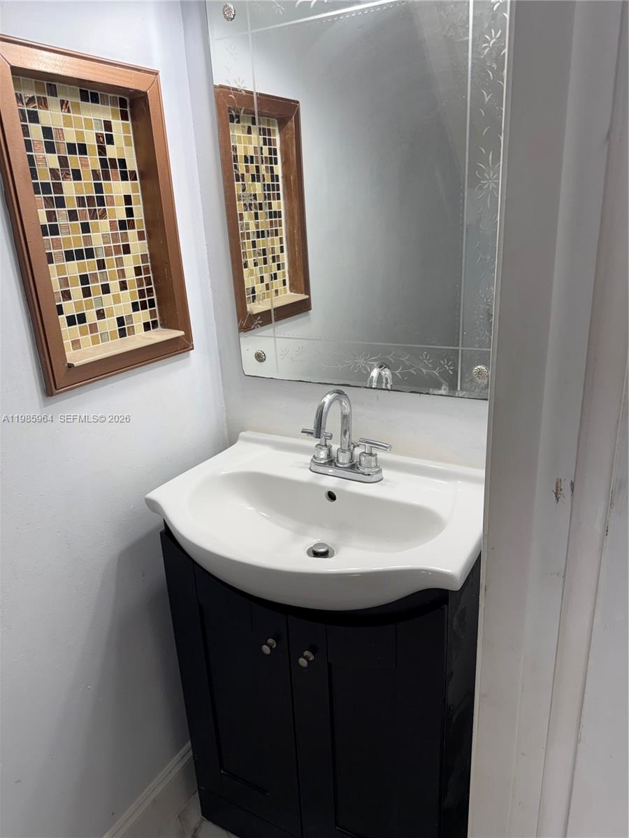 INTERNATIONAL PRINCESS CO - Residential Lease