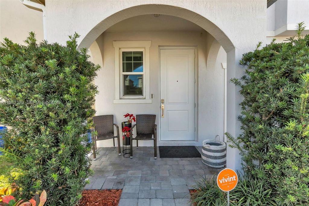 Photo of 1827 Lake Cove Dr, Lake Worth, FL 33460 (MLS # A11942179)