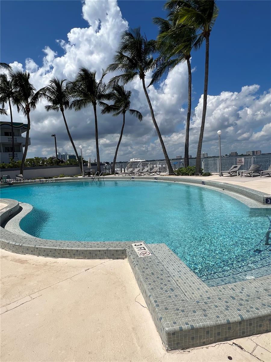 KENNEDY HOUSE CONDO - Residential