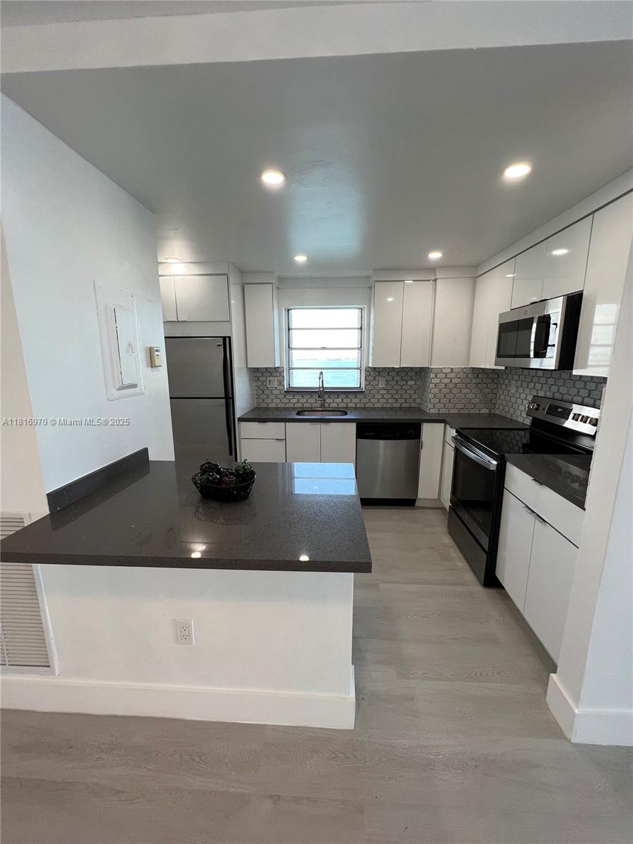 KENNEDY HOUSE CONDO - Residential