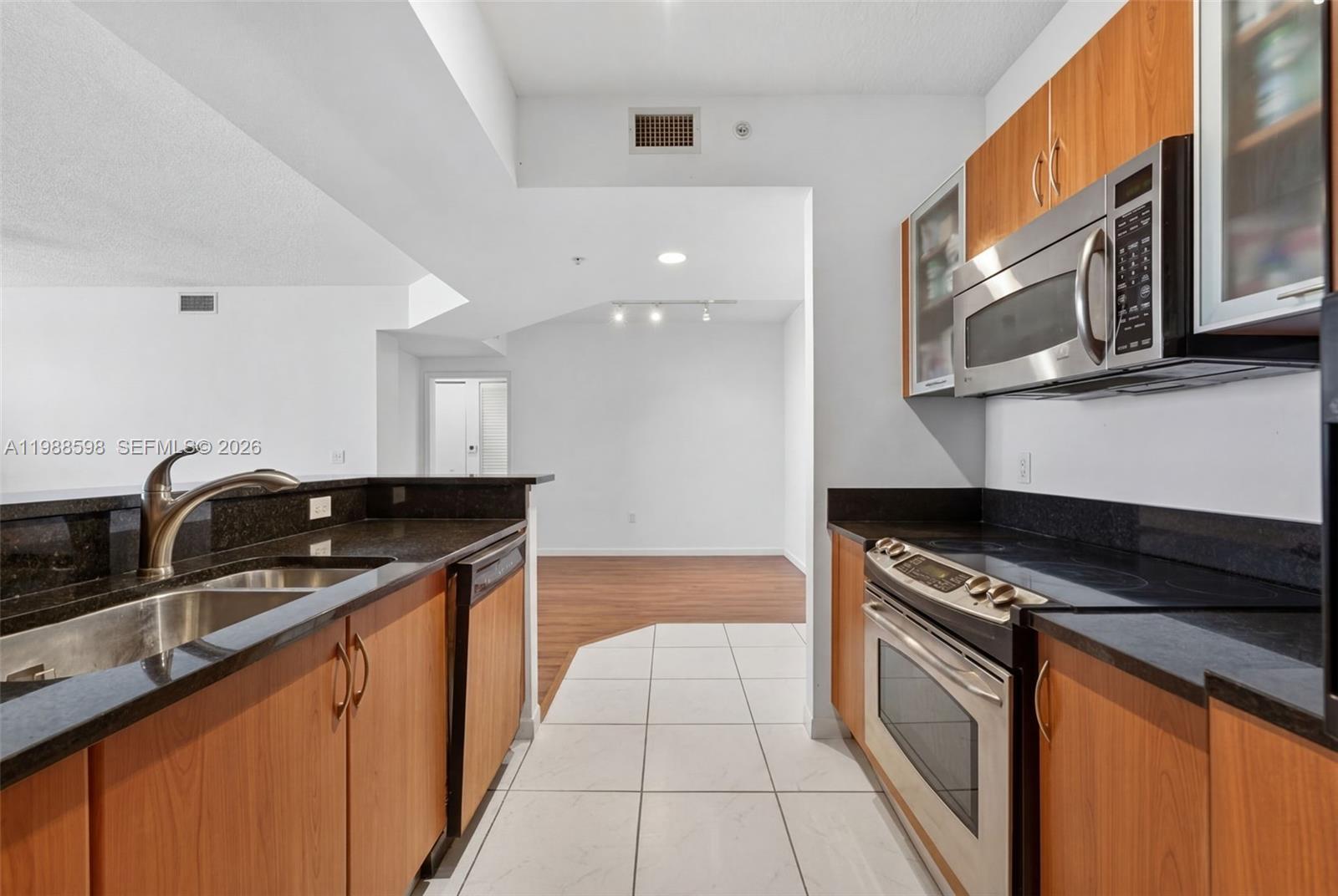 VENTURE AT AVENTURA EAST - Residential