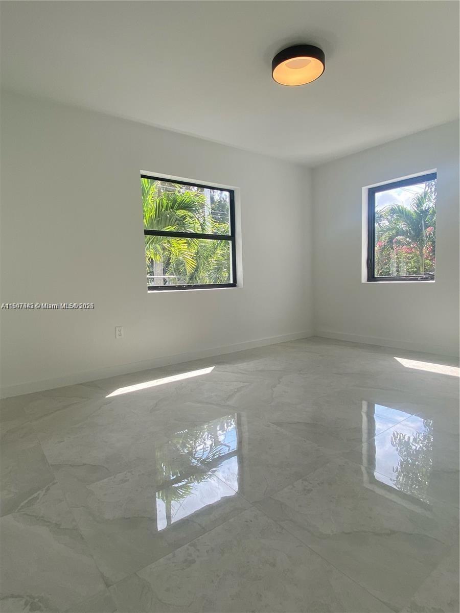 17TH AVE MANOR - Residential Lease