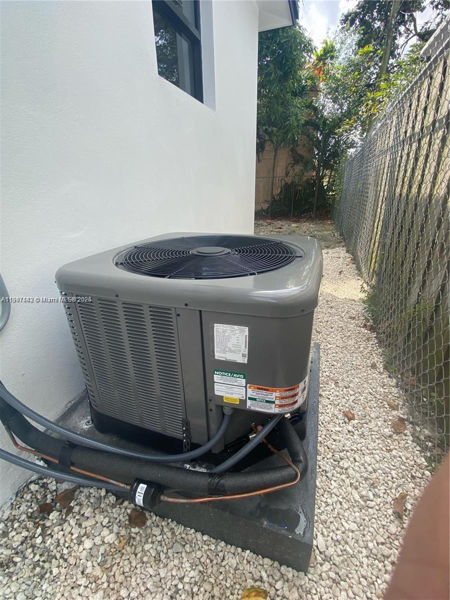 17TH AVE MANOR - Residential Lease