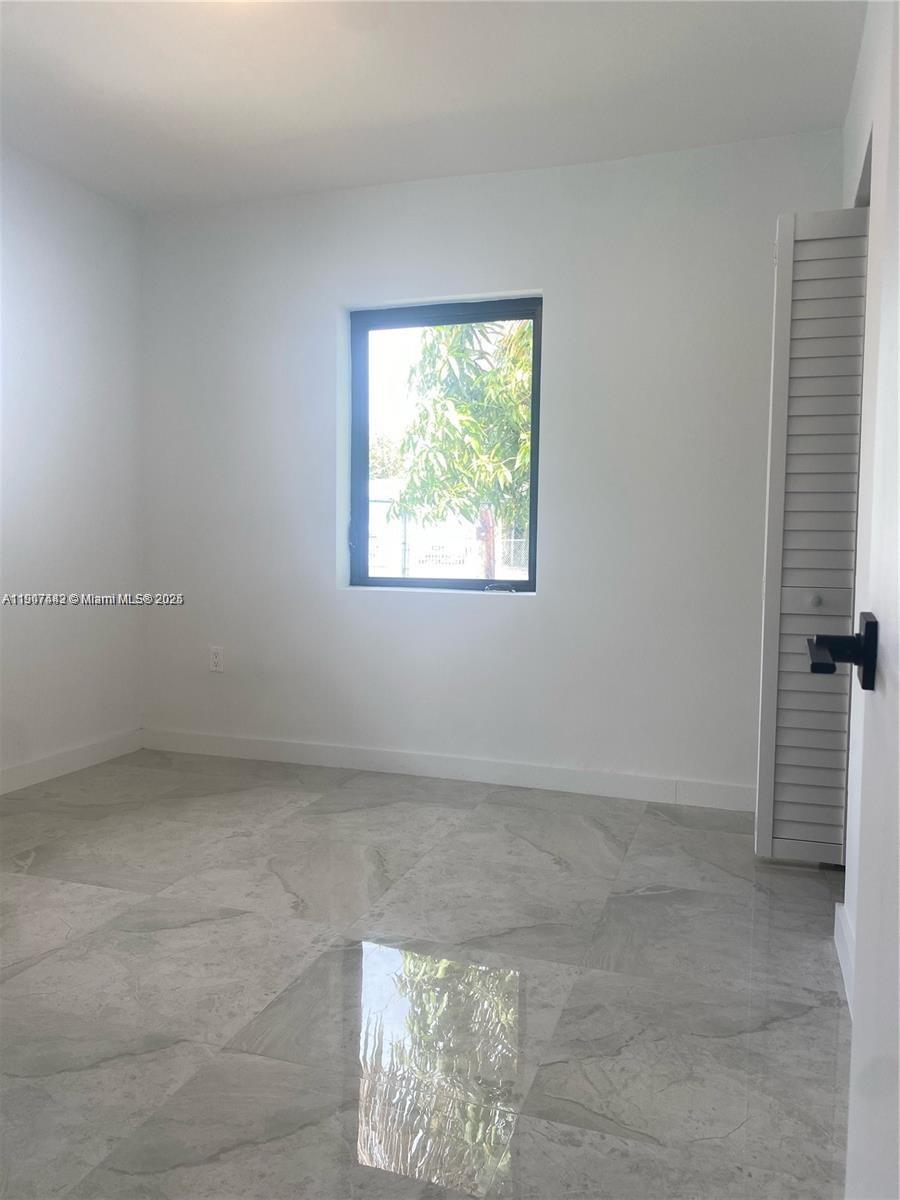 17TH AVE MANOR - Residential Lease