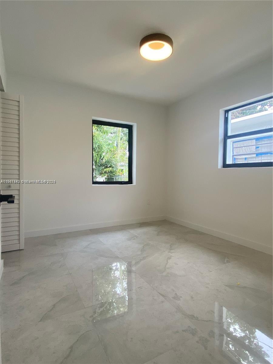 17TH AVE MANOR - Residential Lease