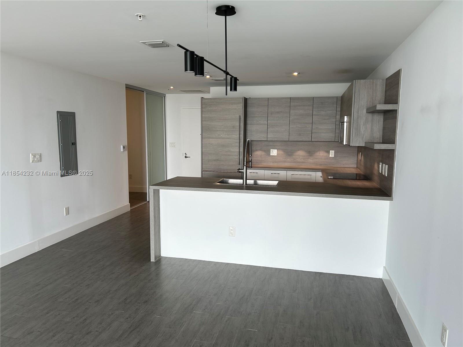 400 SUNNY ISLES CONDO WES - Residential Lease