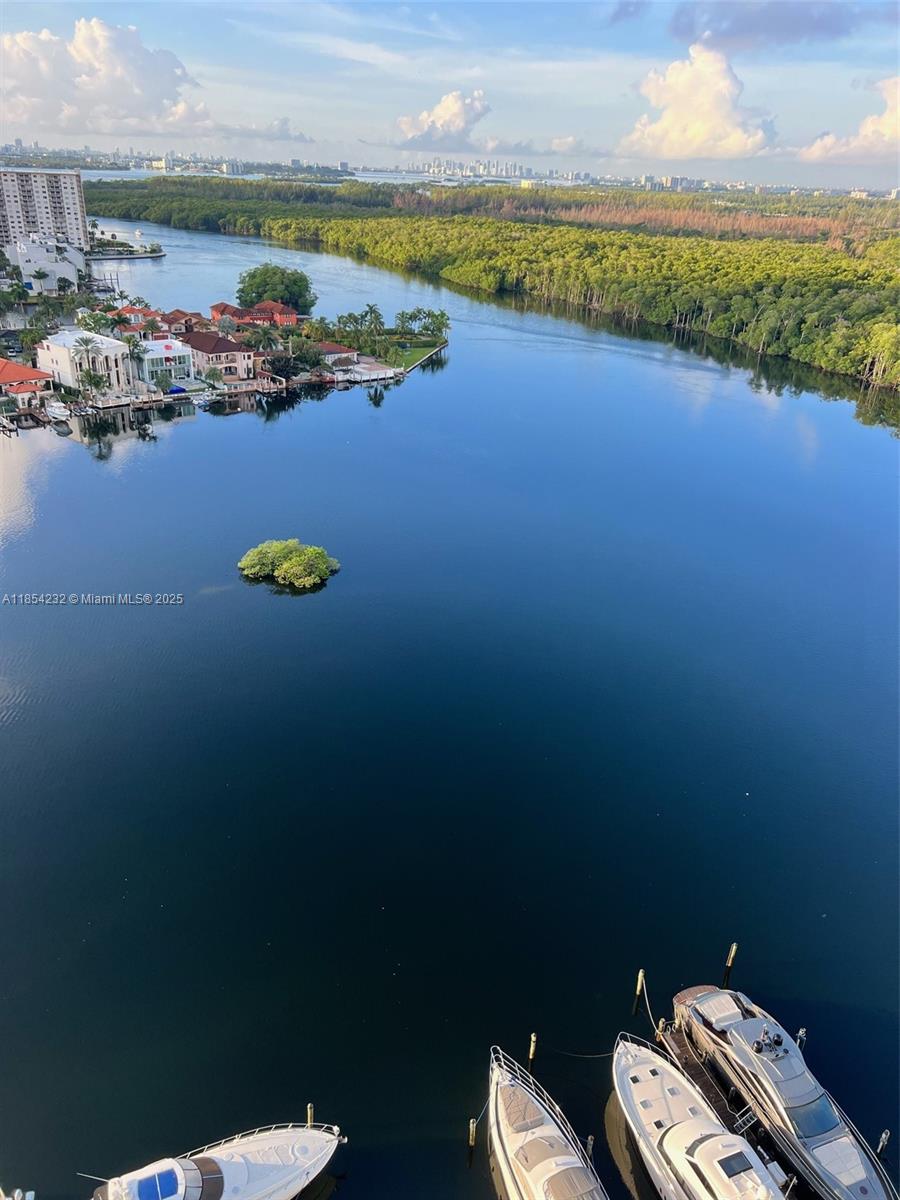 400 SUNNY ISLES CONDO WES - Residential Lease