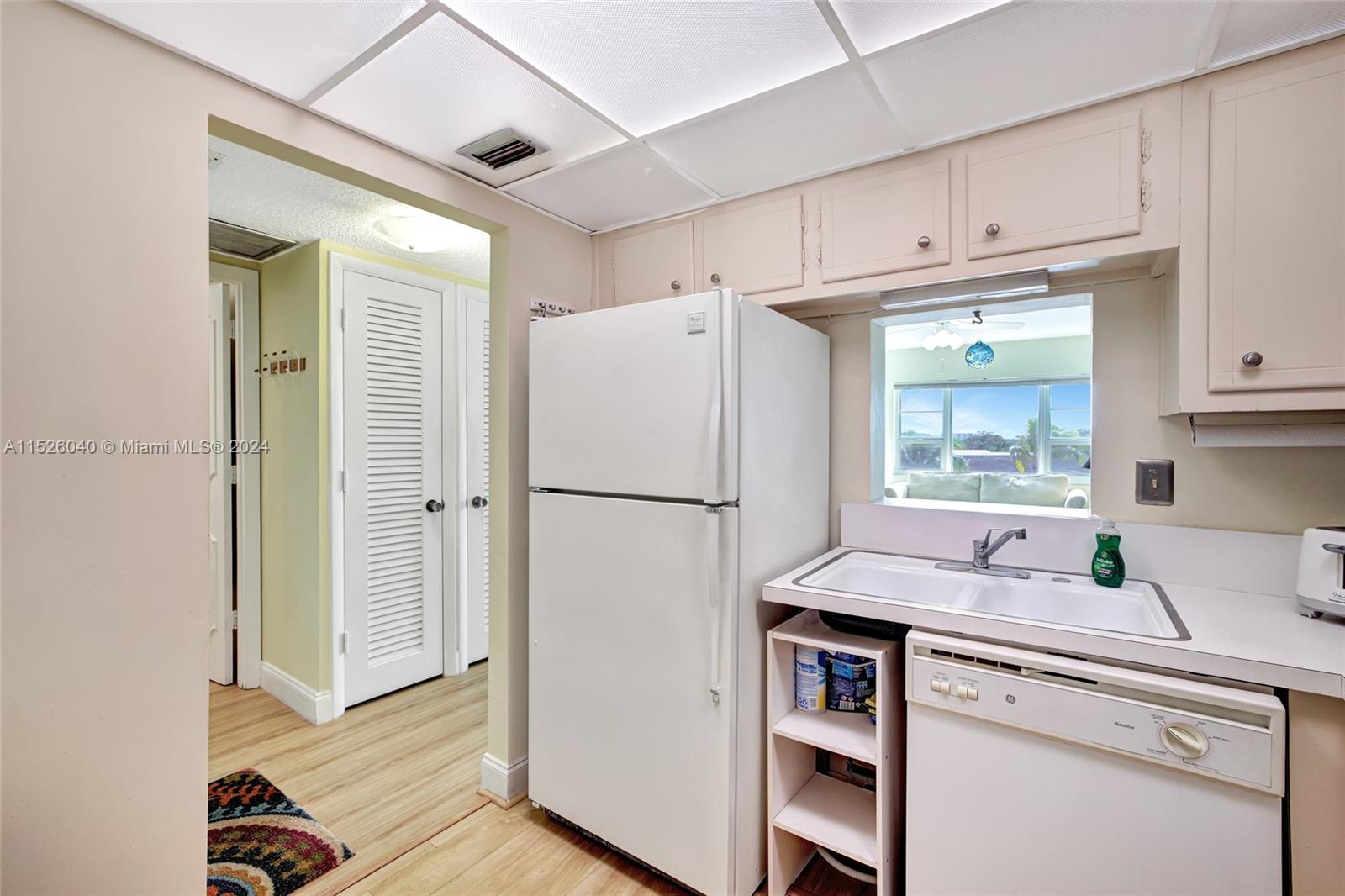 STARLIGHT TOWERS CONDO - Residential