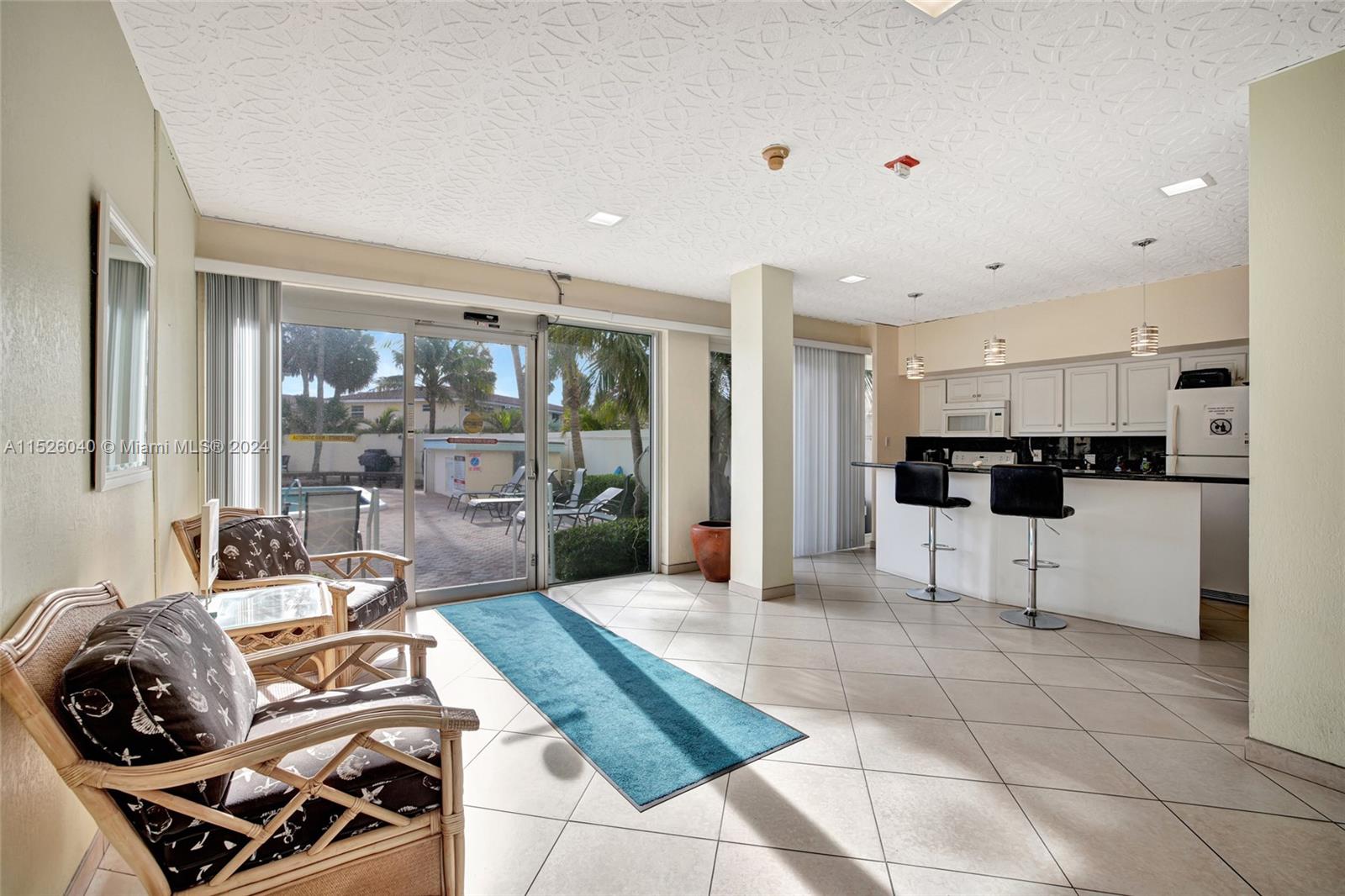 STARLIGHT TOWERS CONDO - Residential