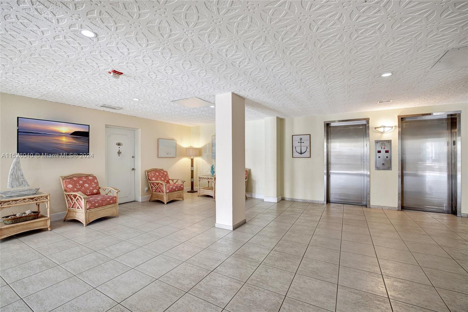 STARLIGHT TOWERS CONDO - Residential