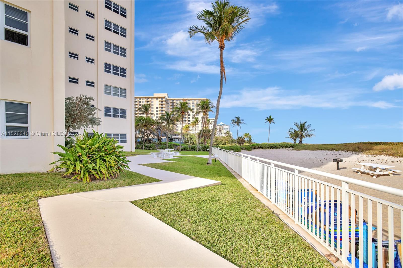 STARLIGHT TOWERS CONDO - Residential