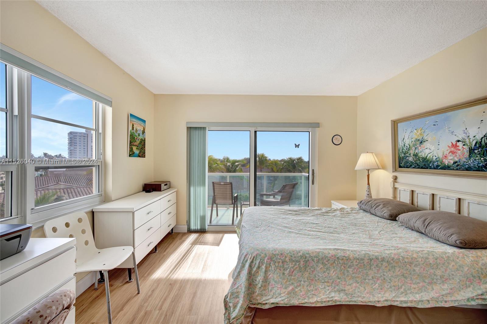 STARLIGHT TOWERS CONDO - Residential