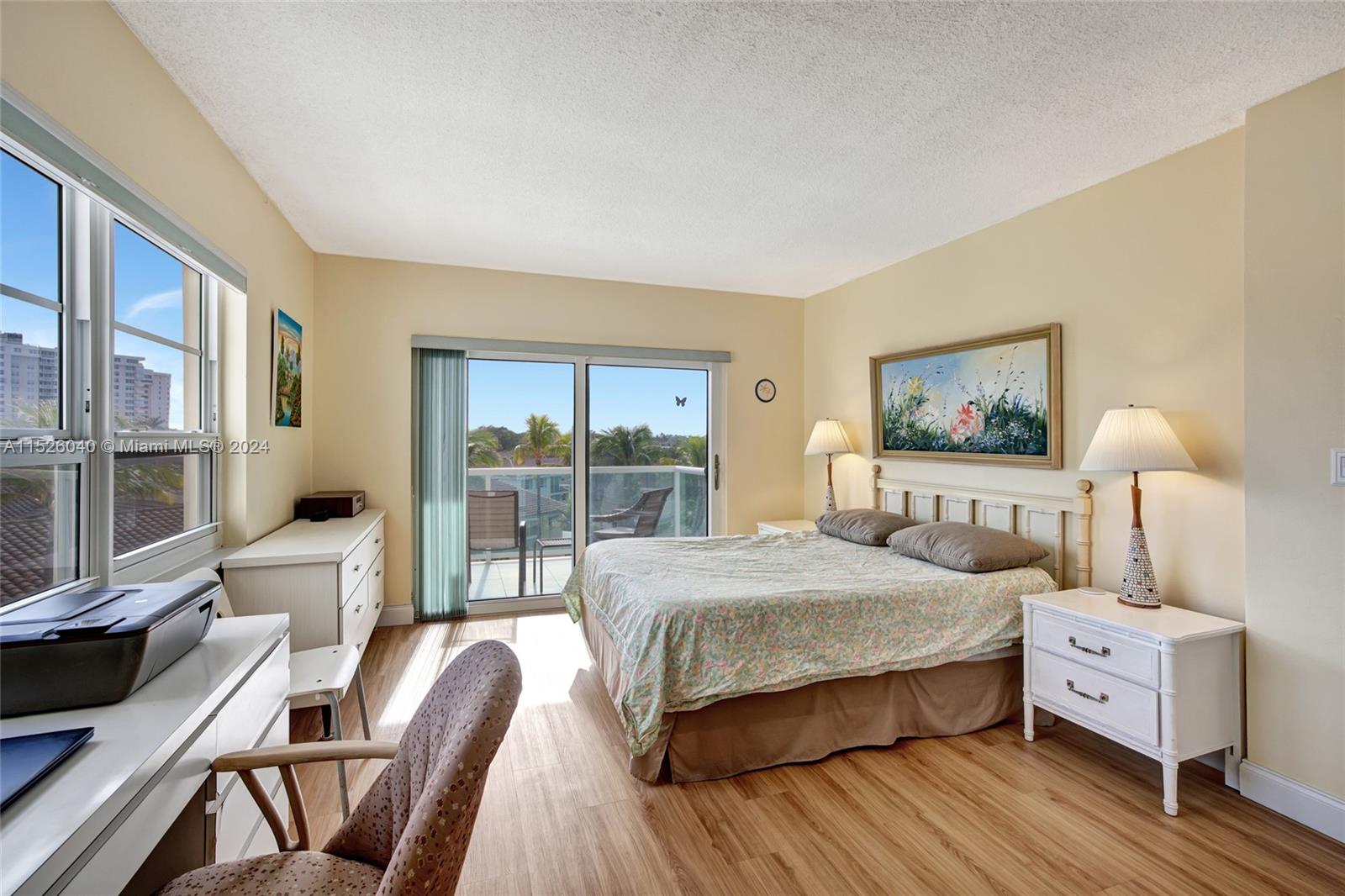 STARLIGHT TOWERS CONDO - Residential