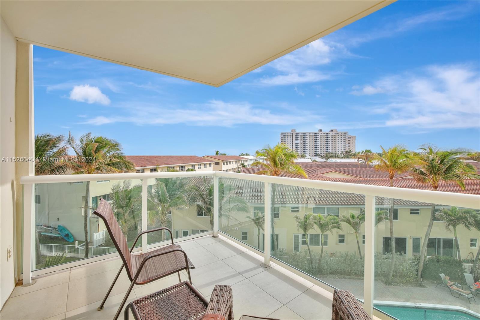 STARLIGHT TOWERS CONDO - Residential