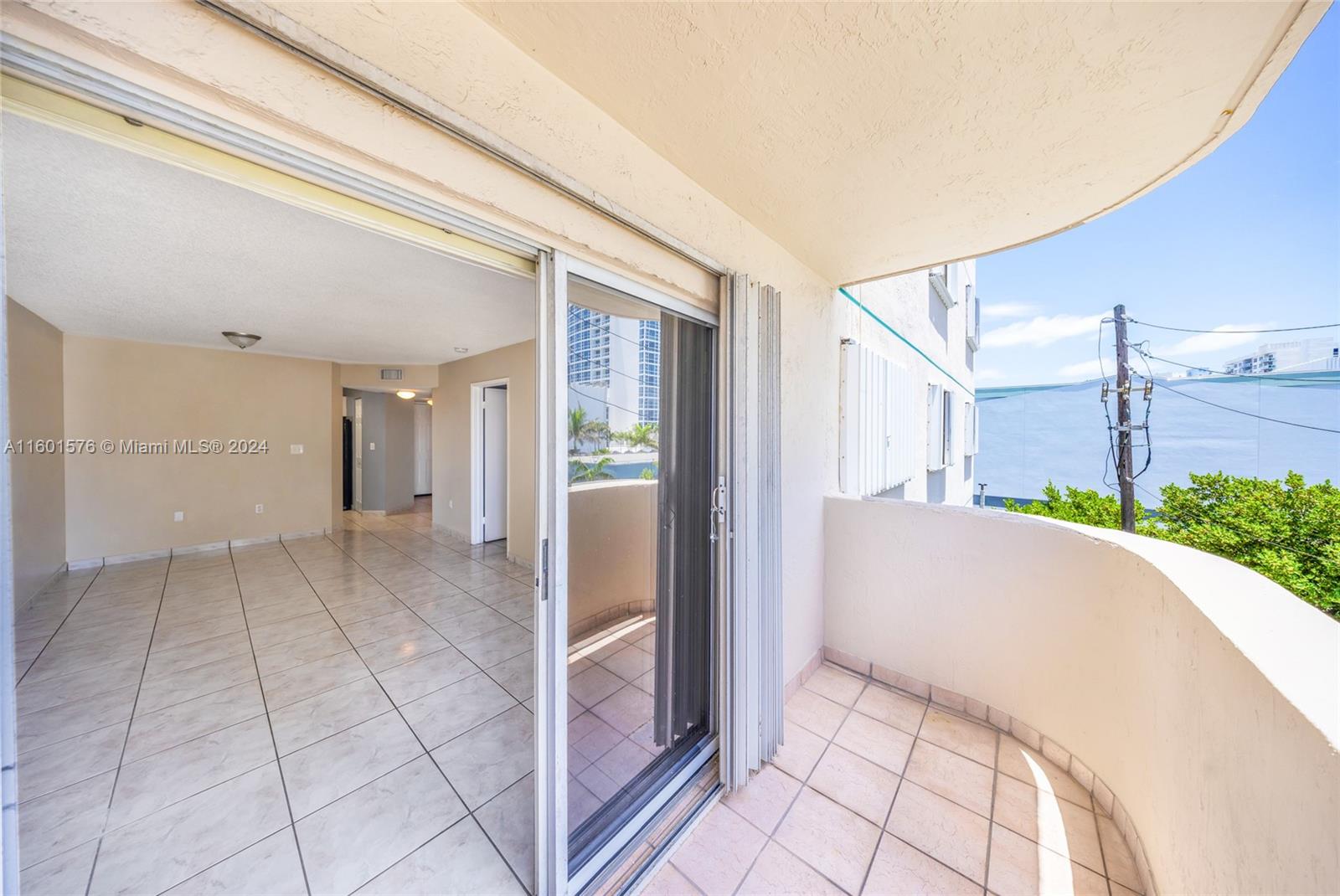 HARDING TOWER CONDO - Residential