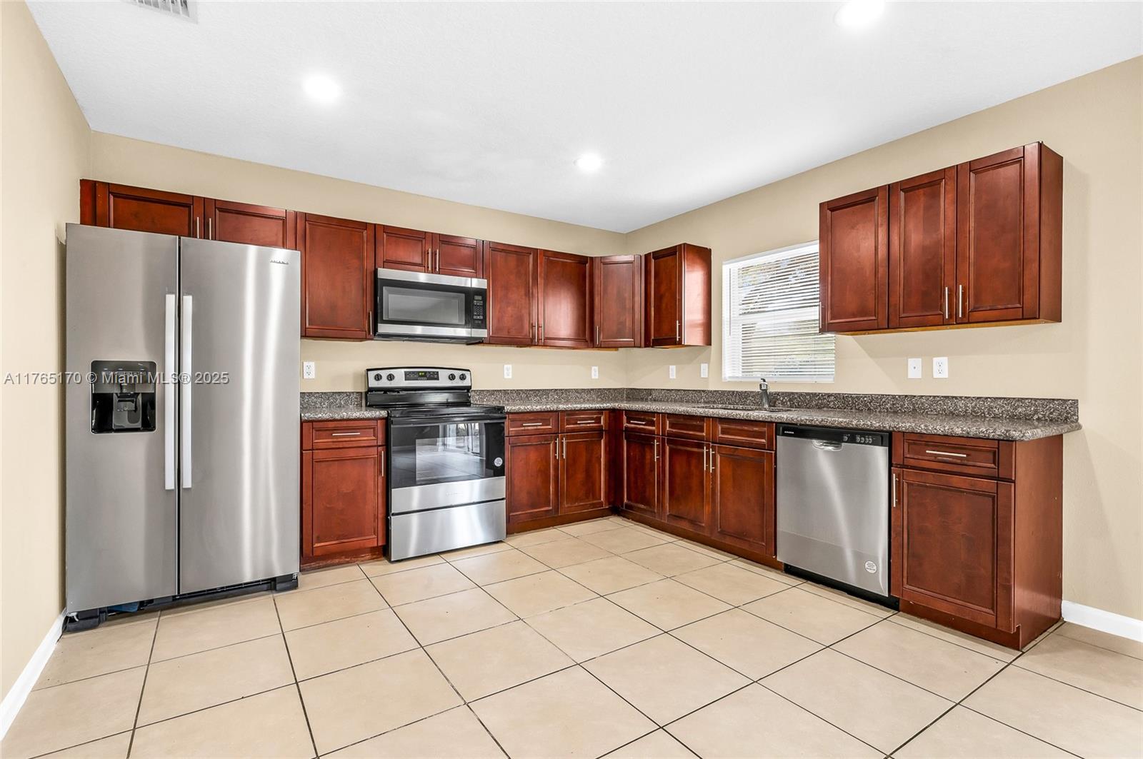 961 SW 15th St