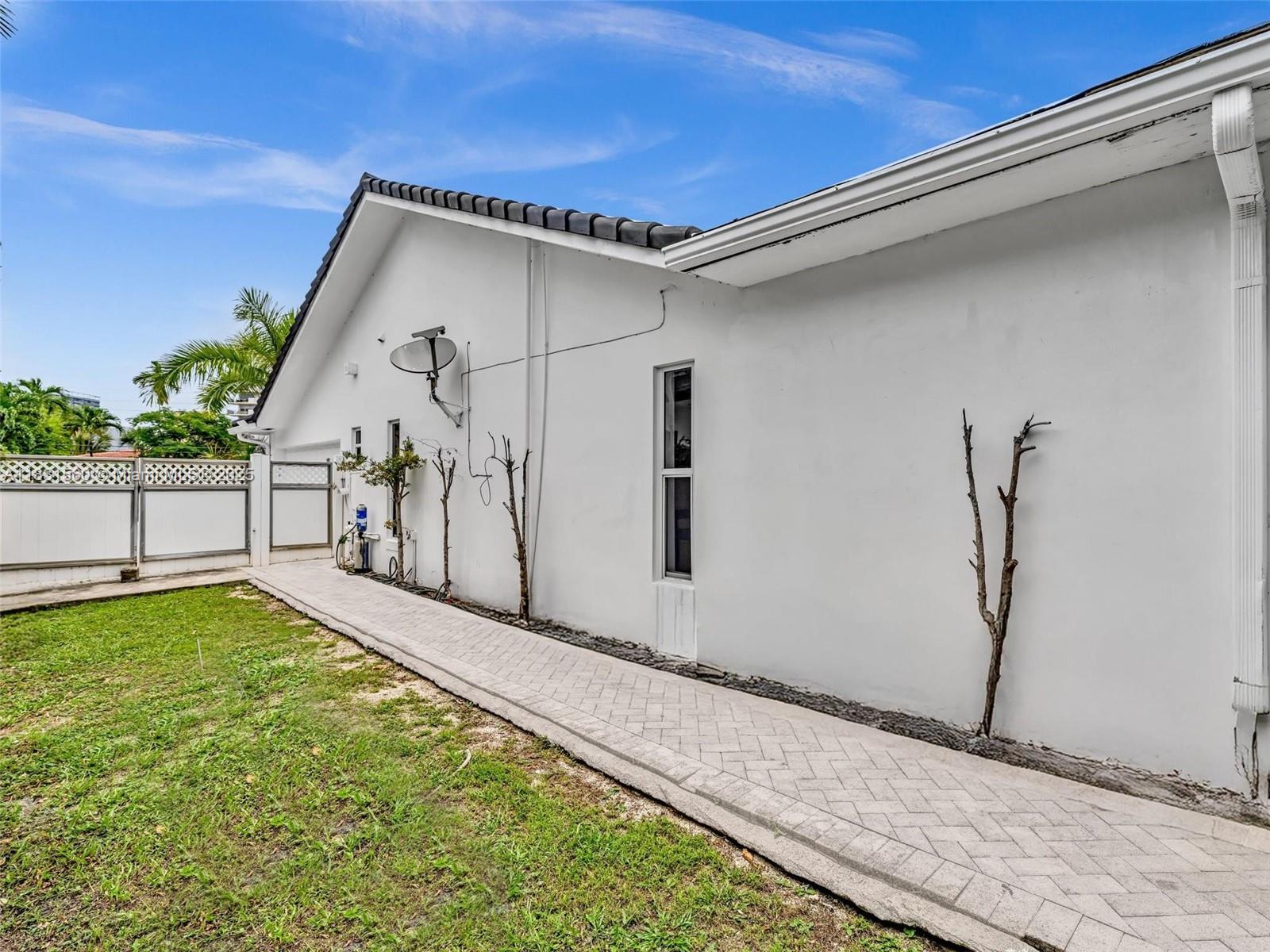 GOLDEN ISLES SEC - Residential Lease