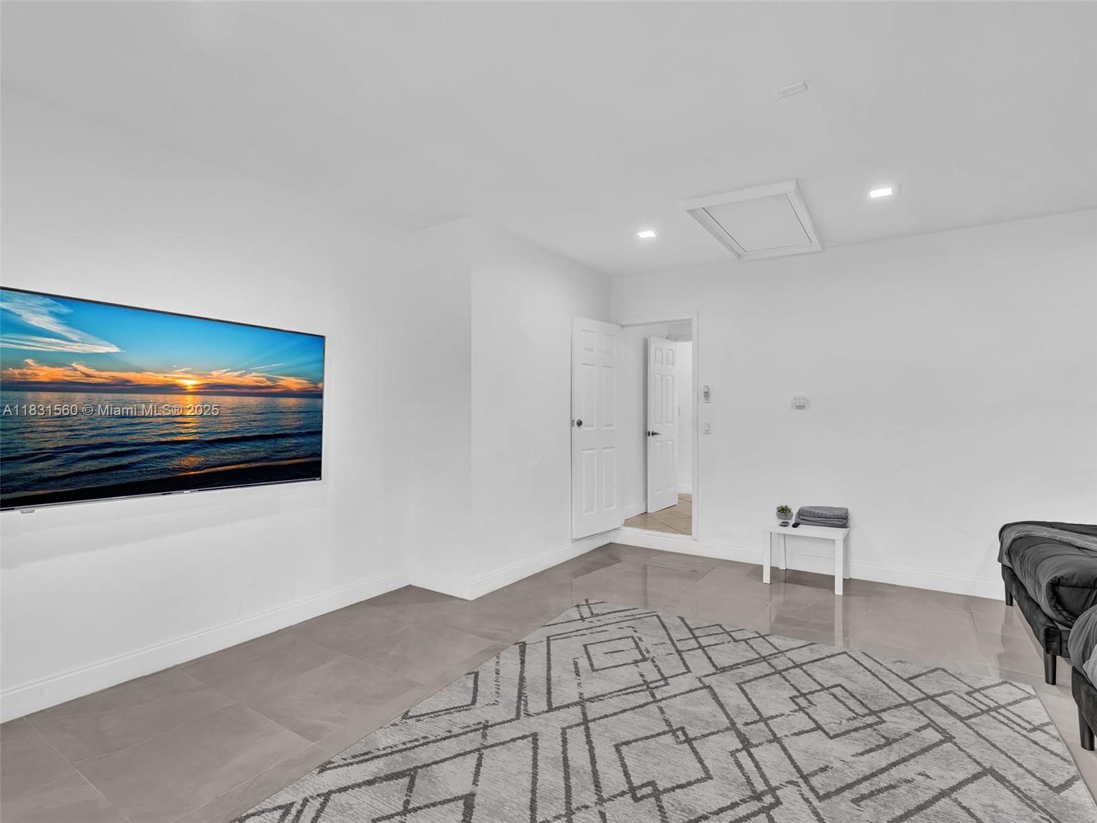 GOLDEN ISLES SEC - Residential Lease