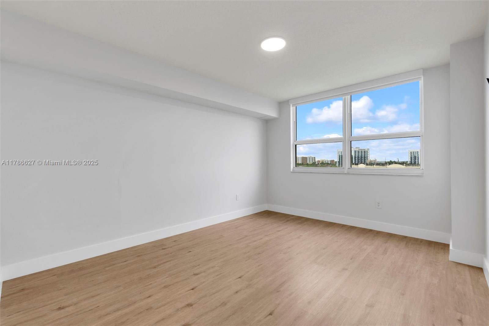 TURNBERRY ON THE GREEN CO - Residential