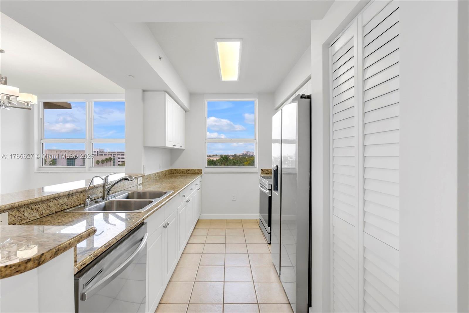 TURNBERRY ON THE GREEN CO - Residential