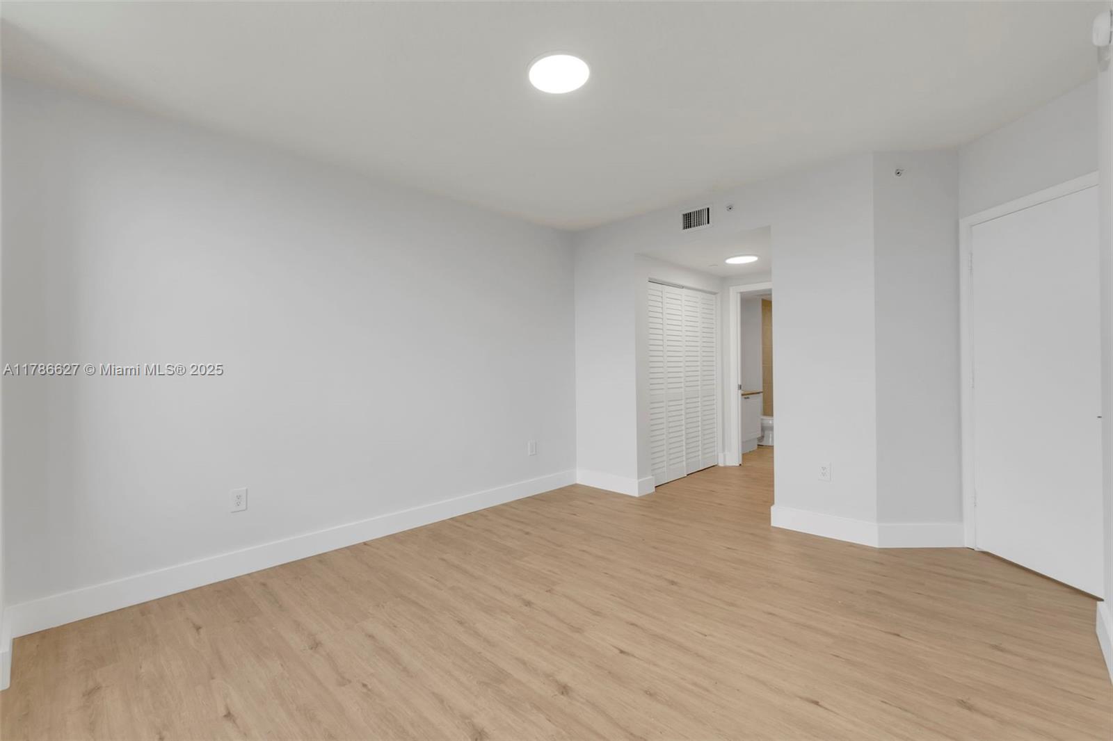 TURNBERRY ON THE GREEN CO - Residential