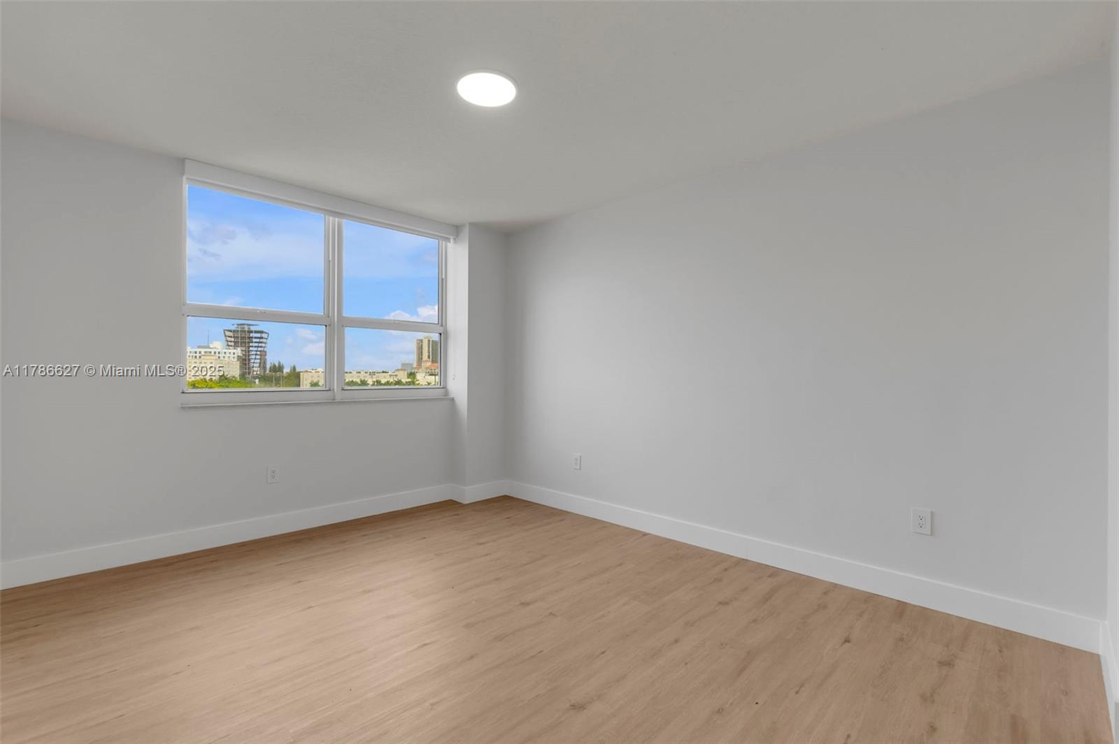 TURNBERRY ON THE GREEN CO - Residential