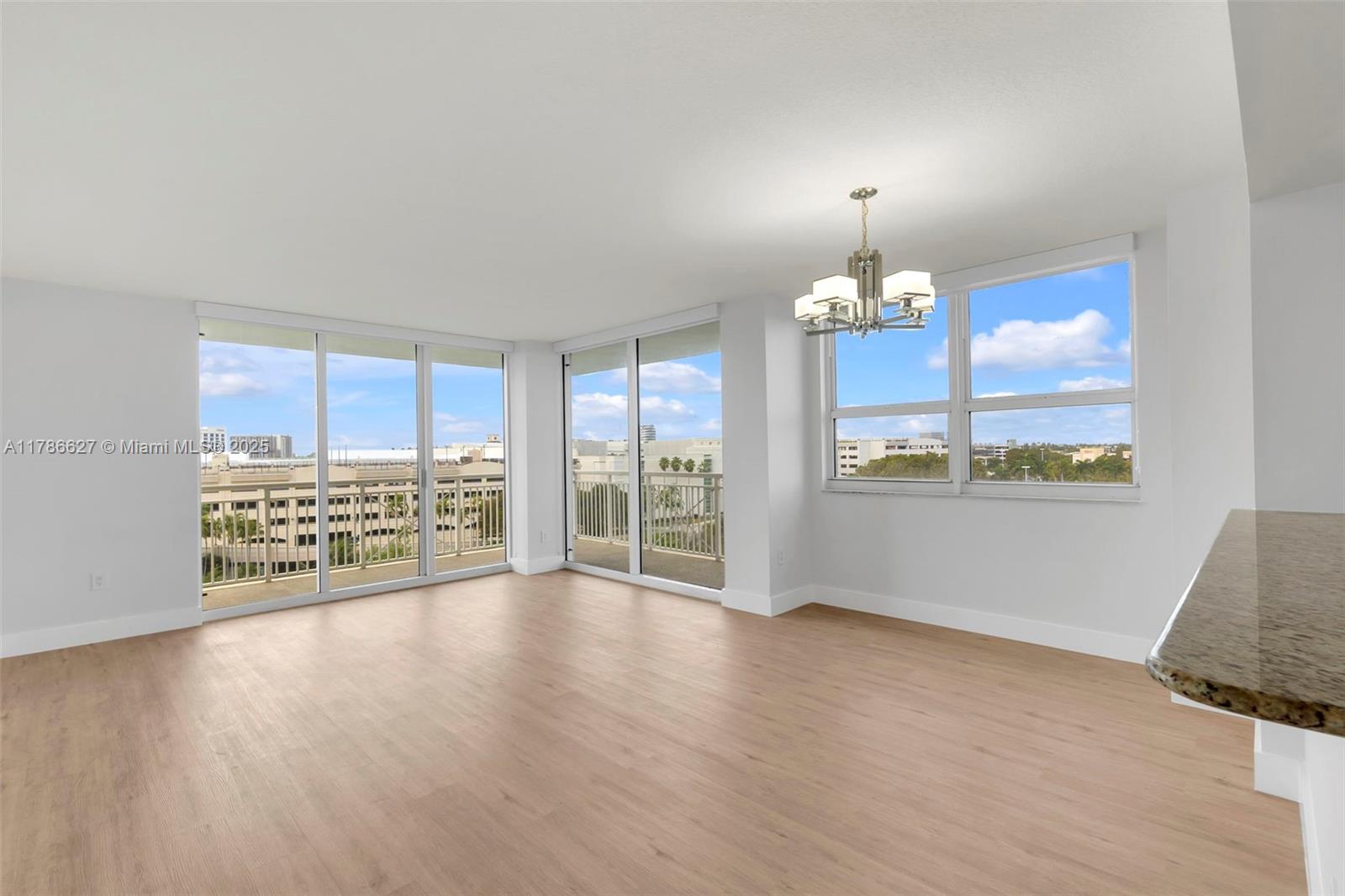 19501 W Country Club Dr 609