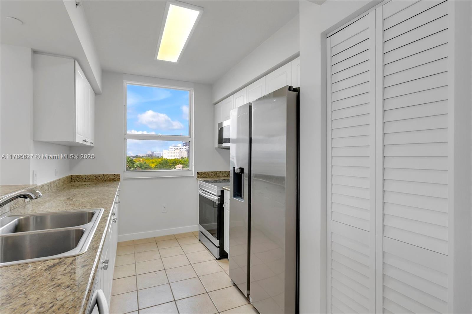 TURNBERRY ON THE GREEN CO - Residential