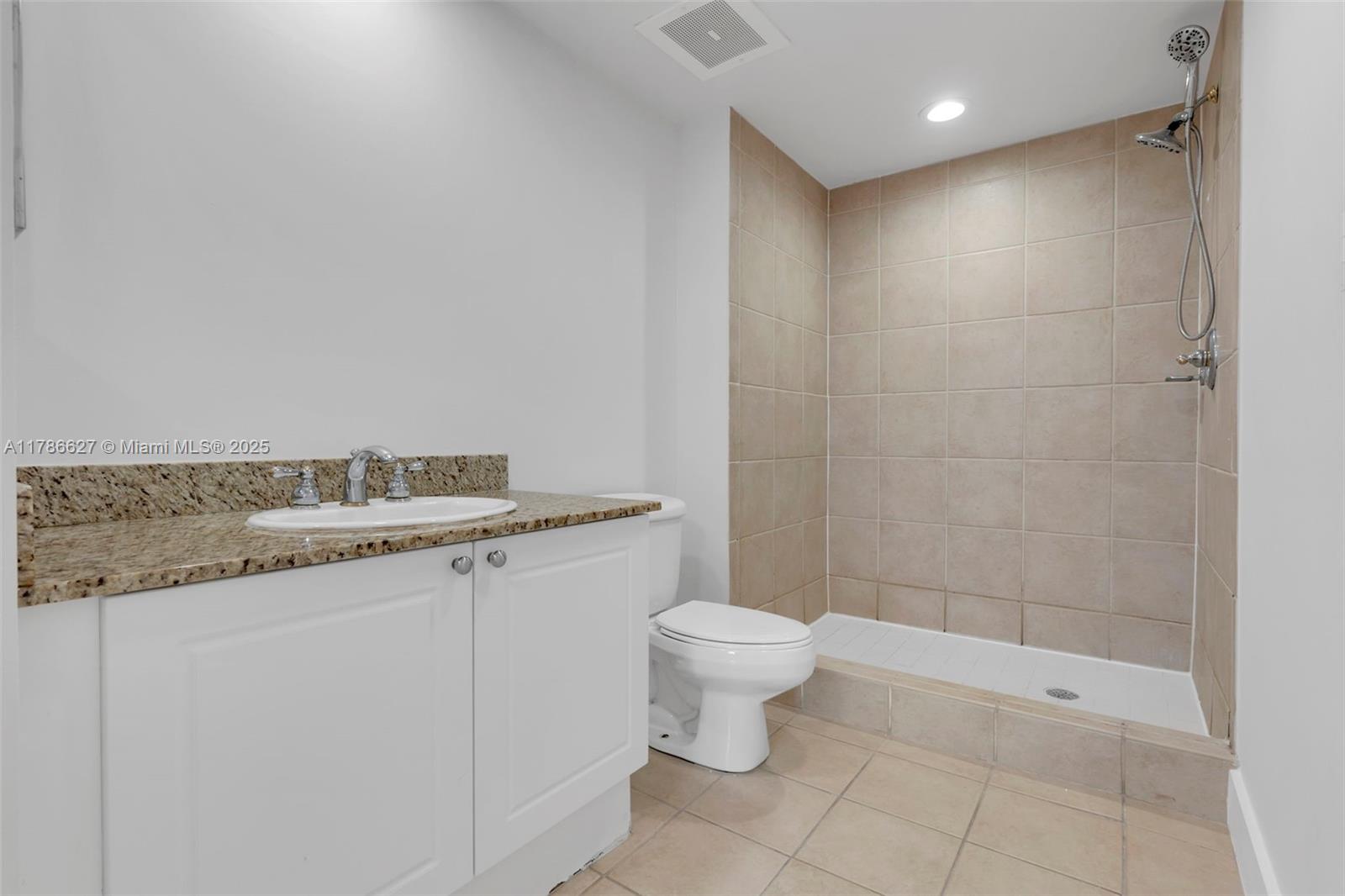 TURNBERRY ON THE GREEN CO - Residential