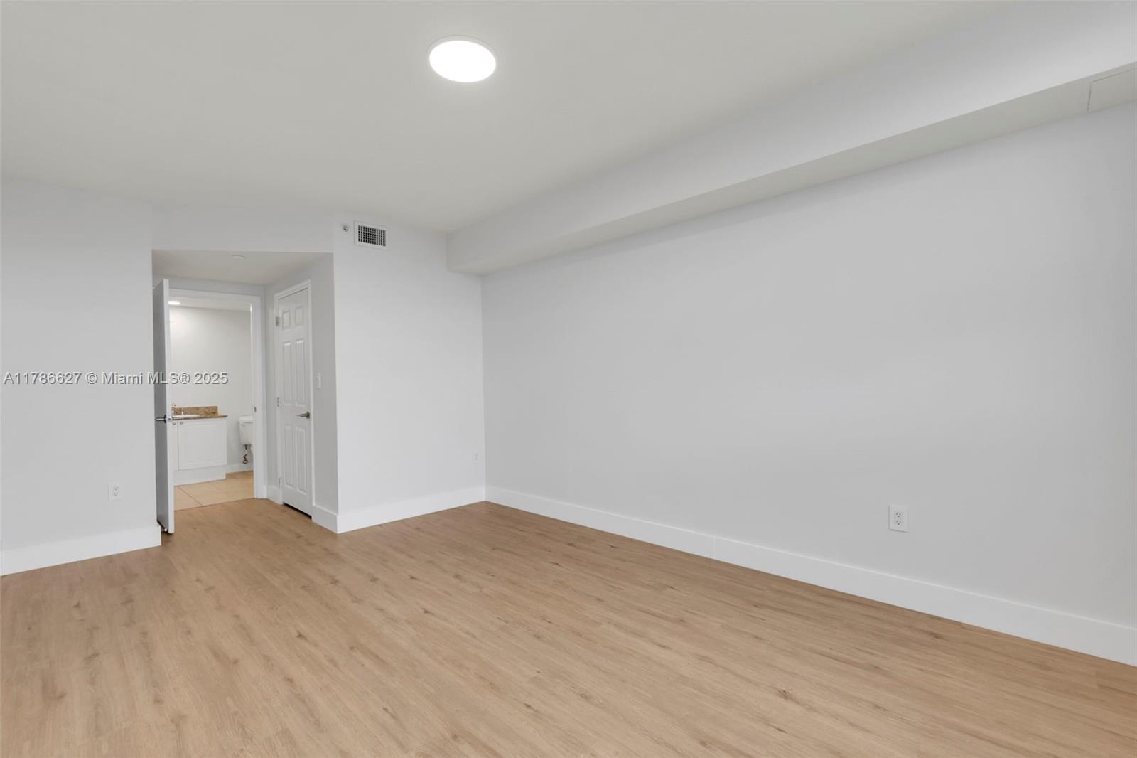 TURNBERRY ON THE GREEN CO - Residential